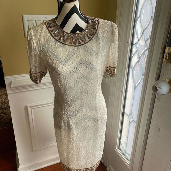 Laurence Kazar Ivory Silk Beaded dress with gold and red beaded trims SZM - Picture 2 of 11